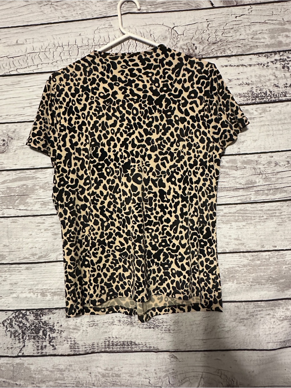 Jones Wear Leopard Print Blouse Large V Neck Stretch s/s Animal Print Top - Picture 5 of 5
